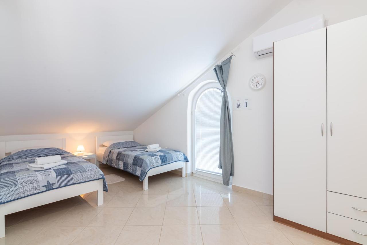 Apartment Mimoza 5, Baska, Krk Exterior foto